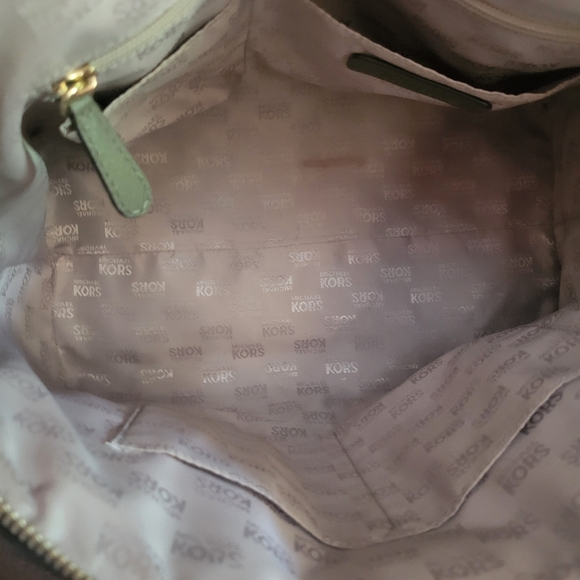 Green Michael kors purse - Picture 7 of 7